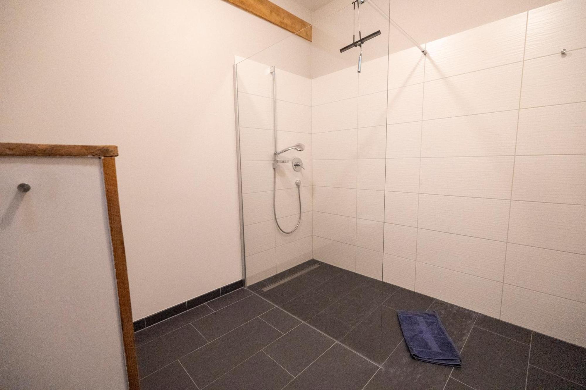 Am Kirchplatz 7 *
